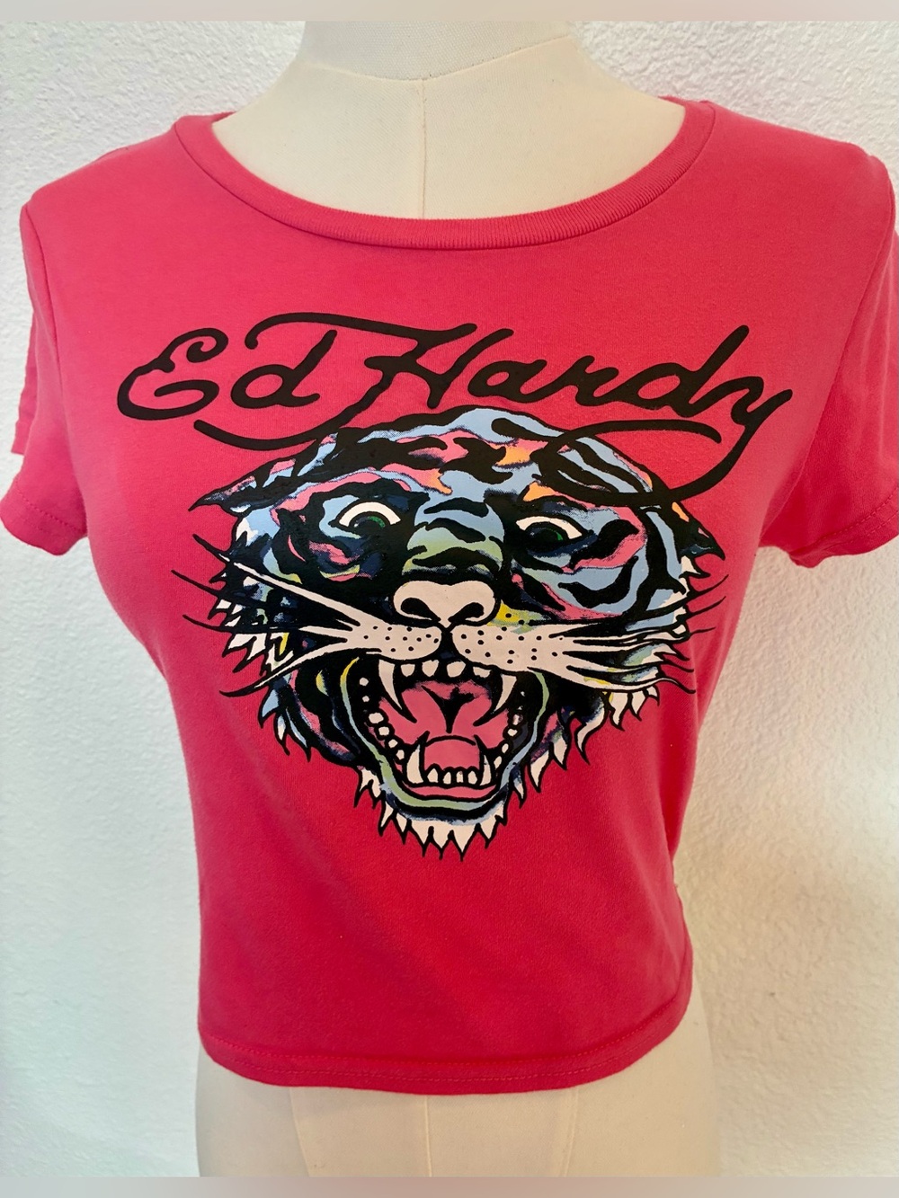 NWOT Ed Hardy Womens Hot Pink TEE Black Crop Shirt Top Tshirt Medium Y2K Junior